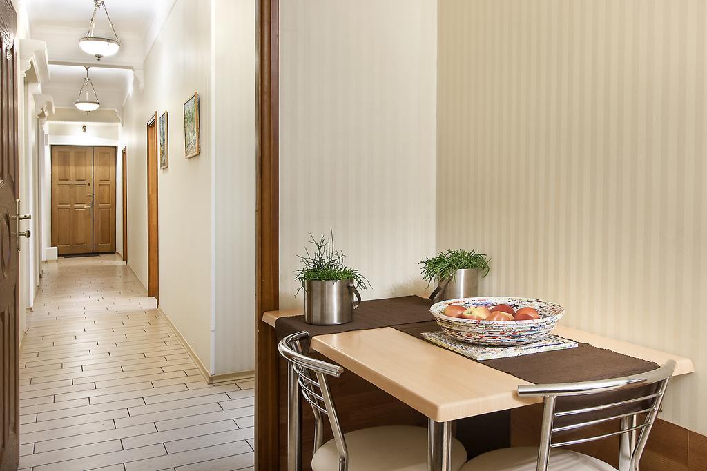 Bessarabka Apartments Kijev Szoba fotó